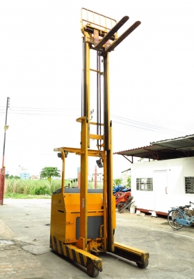 รถยกไฟฟ้า แบบยืนขับ ขนาด 2 ตัน เสาสูง 4 เมตร Nichiyu FBRA20-H70B-450