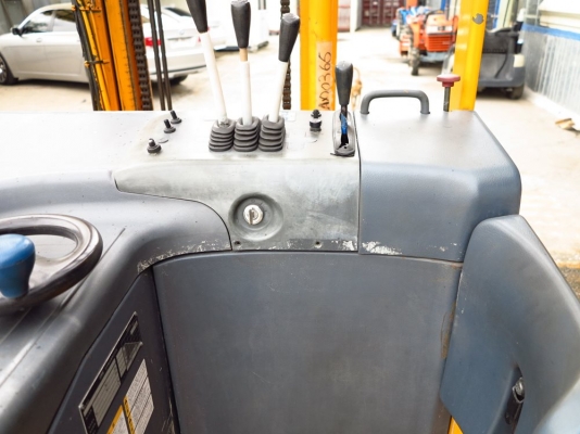 รถยกไฟฟ้า แบบยืนขับ ขนาด 2 ตัน เสาสูง 4 เมตร Nichiyu FBRA20-H70B-450