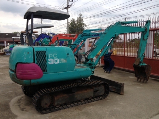 ขายรถขุด-ดัน KOMATSU PC30 -7 มือสอง นำเข้าจากญี่ปุ่น