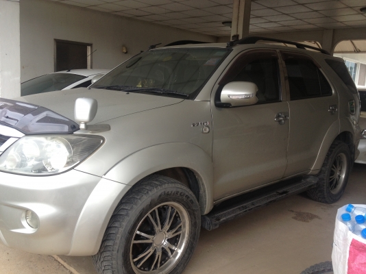 ขาย TOYOTA FORTUNER ปลายปี 2005