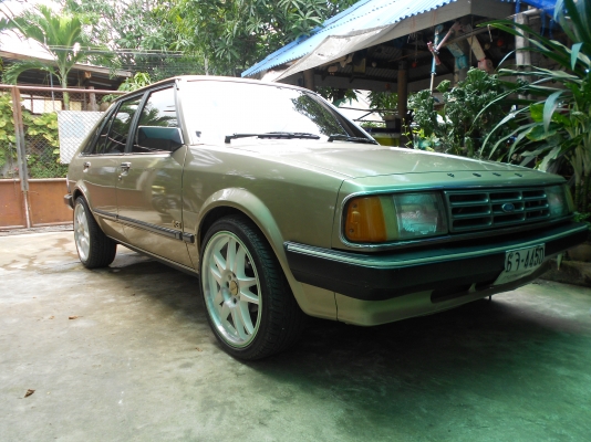 ขาย ford laser 1.3 gl สภาพพร้อมใช้งาน เอกสารพร้อมโอน