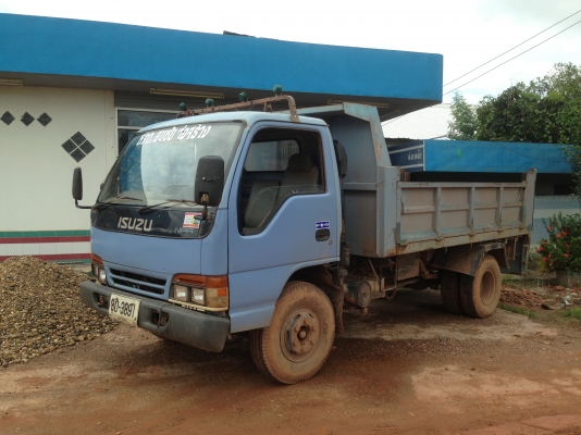 ขายรถหกล้ออีซูซุ สภาพสวย ราคา 630000 บาท โทร 0812628564