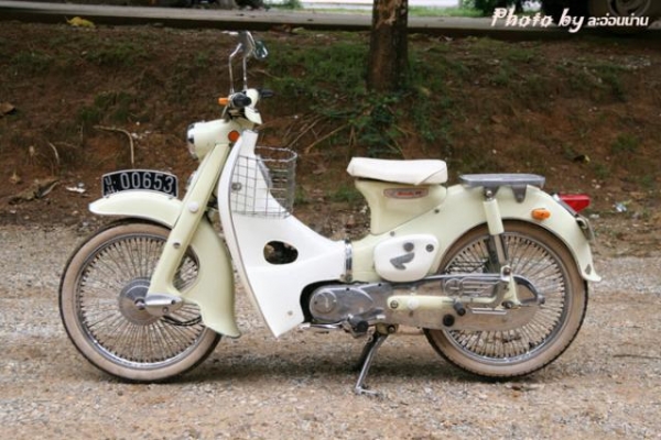 ขายรถ Classic Honda C102 สีขาว สวยๆๆๆ