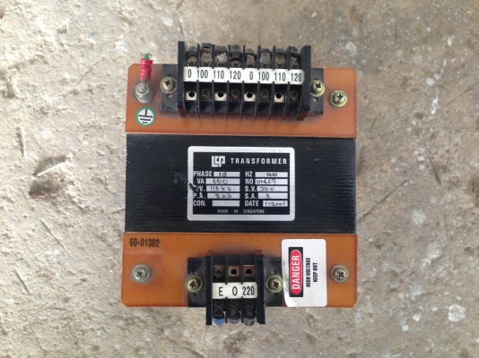 ขายหม้อแปลงไฟฟ้า เข้า 220 V ออก 100-110 V สภาพดี พร้อมใช้งาน มีอยู่ 3 ตัวครับ