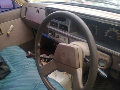 ขาย  ISUZU KB 2500 DI เครื่องทอง เครื่องแน่นๆ