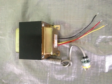 ขายหม้อแปลงไฟ INPUT 220V OUTPUT 100 - 110V