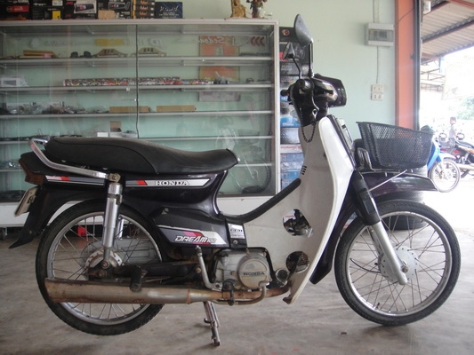 ขายฮอนด้าดรีมคุรุสภา  สีน้ำตาลสภาพสวยพร้อมใช้งาน (ทะเบียนพร้อมชุดโอน )