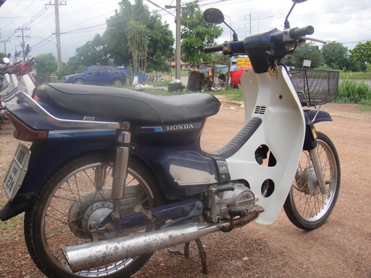 ขายฮอนด้าดรีม คุรุสภา สีน้ำเงิน สภาพสวยพร้อมใช้งาน (ทะเบียนพร้อมชุดโอน )