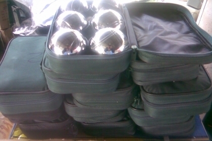 ชุดเปตอง 6 ลูกพร้อมแก่นและสายวัดสภาพดีมากครับพร้อมใช้ครับราคานี้คุ้มมากครับใช้ยาวครับเปตองรุ่นนี้สวยๆครับ