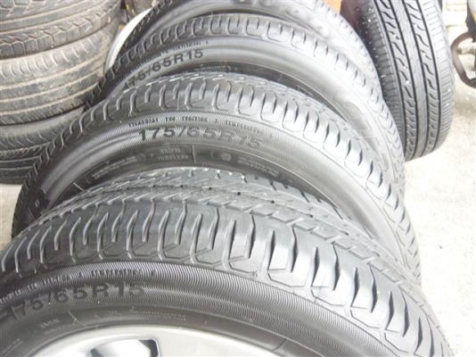 ล้อแม็กซ์ Honda Jazz2010 ขอบ 15 พร้อมยางสวยเลย