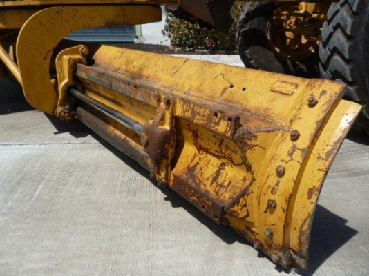 ขายรถเกรด CAT 140H , sn;2ZK08136 ,yr.2003,hr.9887 ติดสแควริฟายจากนอก ยางใหม่ 085-9049669