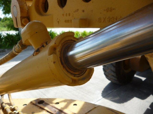 ขายรถเกรด CAT 140H , sn;2ZK08136 ,yr.2003,hr.9887 ติดสแควริฟายจากนอก ยางใหม่ 085-9049669