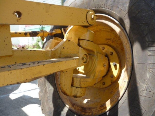 ขายรถเกรด CAT 140H , sn;2ZK08136 ,yr.2003,hr.9887 ติดสแควริฟายจากนอก ยางใหม่ 085-9049669