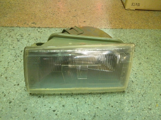 ขายไฟหน้า Peugeot 305 ด้านซ้าย