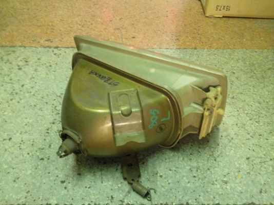 ขายไฟหน้า Peugeot 305 ด้านซ้าย