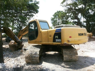 ขายKOMATSU PC 200-6ซีเรียล 9xxxx ไฟฟ้าครบ อิมวอย ติดต่อได้ทีคุณ อ๊อฟ พิจิตร 086-737-9991