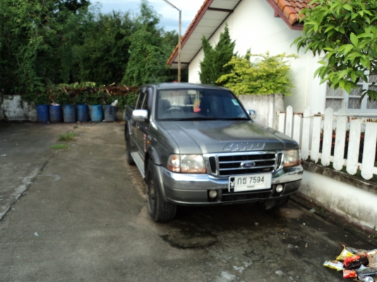 ขายฟรอดร์สี่ประตู  โฟวิน อินเตอร์เทอร์โบ ประหยังน้ำมันครับ ปี2003  ราคาถูกมากๆครับ