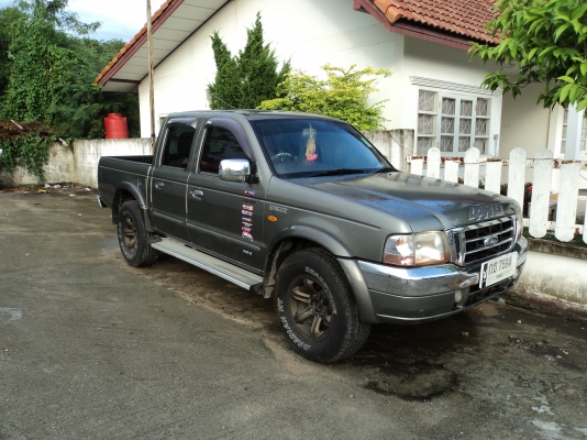 ขายฟรอดร์สี่ประตู  โฟวิน อินเตอร์เทอร์โบ ประหยังน้ำมันครับ ปี2003  ราคาถูกมากๆครับ