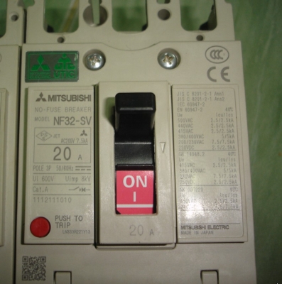 ขายเบรคเกอร์ไฟฟ้า 3P 80A,20A MITSUBISHI