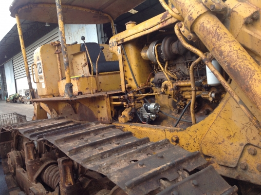 ขายรถแทรคเตอร์ CATERPILLAR D6C มีริปเปอร์หลัง S/N 26K 836 ขายรถแทรคเตอร์ CATERPILLAR D6C มีริปเปอร์หลัง S/N 26K 836