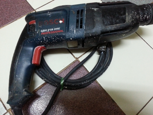 ขายสว่านโรตารี่3ระบบยี่ห้อBOSCHรุ่นGBH2-26DREรุ่นเก่ายังผลิตที่เยอรมัน อยู่ครับ