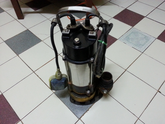 ขายไดโว่ดูดโคลนตัวเสื้อสแตนเลสยี่ห้อLUCKY PRO ขนาด2นิ้ว750วัตต์แบบมีลูกลอย