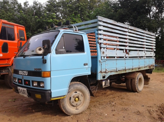 ขายรถ 6 ล้อ ISUZU NKR 110 แรง เกียร์ยาว