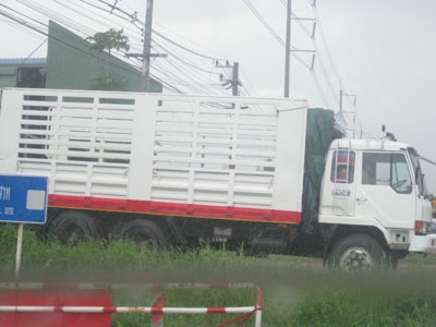 ขายรถล่องเพลาเดียวไม่ดัมพ์ FN527 สภาพสวย โทร 088-4501277 ขายรถล่องเพลาเดียวไม่ดัมพ์ FN527 สภาพสวย โทร 088-4501277