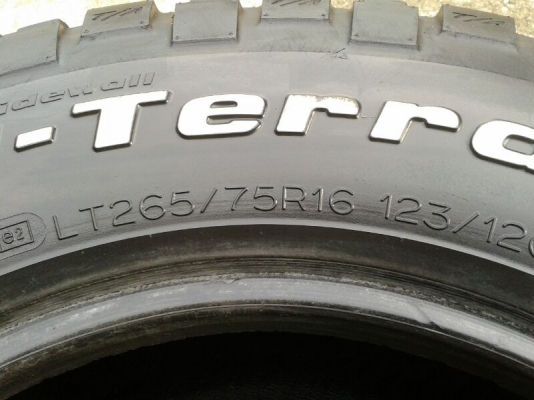 ขายยาง Mud BF Km2 ขนาด 265/75R16 ขายยาง Mud BF Km2 ขนาด 265/75R16