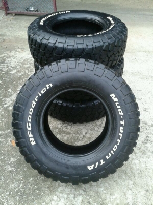 ขายยาง Mud BF Km2 ขนาด 265/75R16