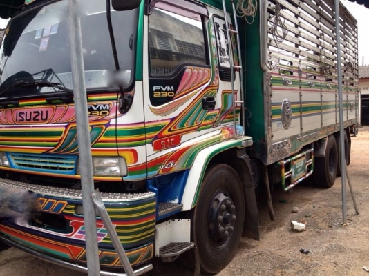 รถอีซูซุ 10 ล้อ รั่ว FVM 230 แรงม้า ปี 50   สนใจติดต่อ 081 - 6079515