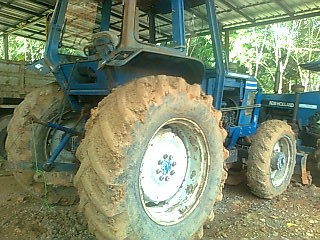 ขายรถไถ FORD 6610 2เพลา รถเก่านอก ไม่มีเอกสาร เครื่องมือ 7 จาน ใบมีดดันหน้า ราคา 370000