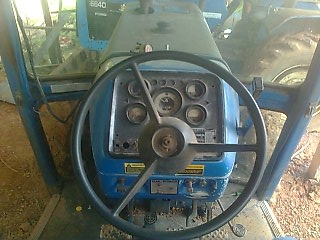 ขายรถไถ FORD 6610 2เพลา รถเก่านอก ไม่มีเอกสาร เครื่องมือ 7 จาน ใบมีดดันหน้า ราคา 370000