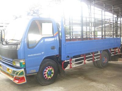 ขายรถ 6 ล้อ ISUZU NKR 130 แรง มีคอกแป๊บ โทร 088-4501277