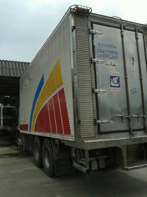 รถอีซซุ 10 ล้อ ตู้เย็น  230 แรงม้า ปี 47  สนใติดต่อ 081 - 6079515