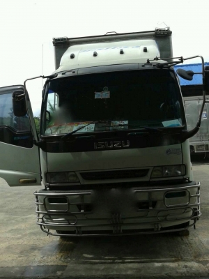 รถอีซซุ 10 ล้อ ตู้เย็น  230 แรงม้า ปี 47  สนใติดต่อ 081 - 6079515