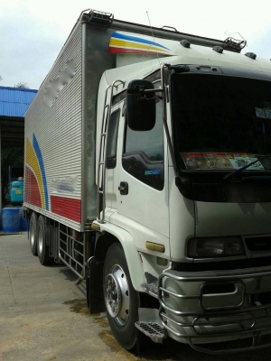 รถอีซซุ 10 ล้อ ตู้เย็น  230 แรงม้า ปี 47  สนใติดต่อ 081 - 6079515