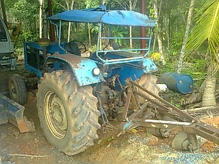 ขายรถไถ FORD 6640 เพลาเดี่ยว เอกสารเล่มทะเบียน 7 จาน ใบมีดดันหน้า ราคา 420000 ขายรถไถ FORD 6640 เพลาเดี่ยว เอกสารเล่มทะเบียน 7 จาน ใบมีดดันหน้า ราคา 420000