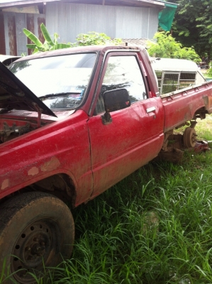 ขายแชสซี LN56 พร้อมช่วงล่าง ราคา 13500 บาท ขายแชสซี LN56 พร้อมช่วงล่าง ราคา 13500 บาท