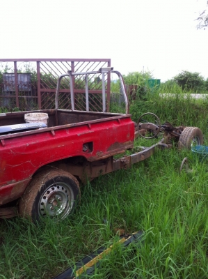 ขายแชสซี LN56 พร้อมช่วงล่าง ราคา 13500 บาท ขายแชสซี LN56 พร้อมช่วงล่าง ราคา 13500 บาท