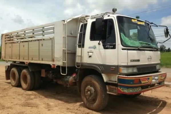 HINO FM 2K 260 HP K13D สิบล้อดั๊มพ์ กระบะดั๊มพ์มิเนียม 12 ตันสภาพสวยพื้นเหล็กไม่มีผุกร่อน เครื่องแน่นแรงดีไม่มีเยิ้ม หัวเก๋งสมอเงินภายในเก๋งคอนโซลสวยครบ แอร์เย็น พวงมาลัยเพาเวอร์ ระบบเบรคทริ๊ปฟี้ ช่วงล่างคัชซีสวยเดิมไม่มีบวม ยางสภาพดี 70\% พร้อมบรรทุกพร้อม