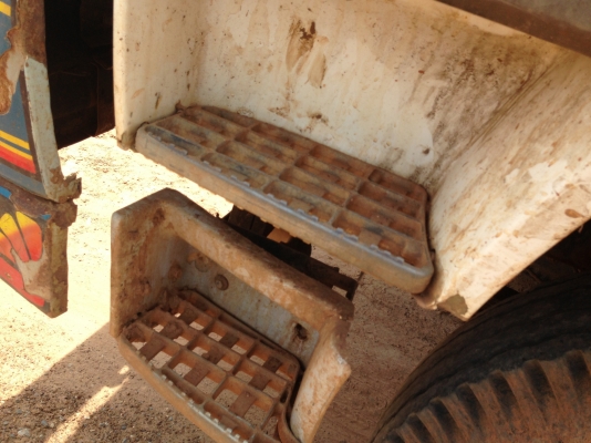 HINO FM 2K 260 HP K13D สิบล้อดั๊มพ์ กระบะดั๊มพ์มิเนียม 12 ตันสภาพสวยพื้นเหล็กไม่มีผุกร่อน เครื่องแน่นแรงดีไม่มีเยิ้ม หัวเก๋งสมอเงินภายในเก๋งคอนโซลสวยครบ แอร์เย็น พวงมาลัยเพาเวอร์ ระบบเบรคทริ๊ปฟี้ ช่วงล่างคัชซีสวยเดิมไม่มีบวม ยางสภาพดี 70\% พร้อมบรรทุกพร้อม