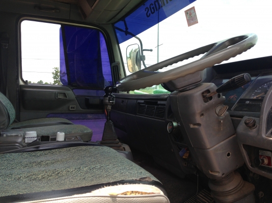 HINO FM 2K 260 HP K13D สิบล้อดั๊มพ์ กระบะดั๊มพ์มิเนียม 12 ตันสภาพสวยพื้นเหล็กไม่มีผุกร่อน เครื่องแน่นแรงดีไม่มีเยิ้ม หัวเก๋งสมอเงินภายในเก๋งคอนโซลสวยครบ แอร์เย็น พวงมาลัยเพาเวอร์ ระบบเบรคทริ๊ปฟี้ ช่วงล่างคัชซีสวยเดิมไม่มีบวม ยางสภาพดี 70\% พร้อมบรรทุกพร้อม