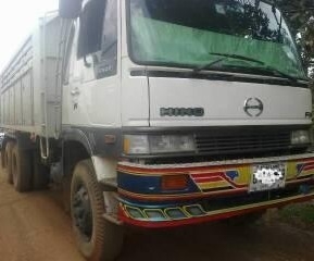 HINO FM 2K 260 HP K13D สิบล้อดั๊มพ์ กระบะดั๊มพ์มิเนียม 12 ตันสภาพสวยพื้นเหล็กไม่มีผุกร่อน เครื่องแน่นแรงดีไม่มีเยิ้ม หัวเก๋งสมอเงินภายในเก๋งคอนโซลสวยครบ แอร์เย็น พวงมาลัยเพาเวอร์ ระบบเบรคทริ๊ปฟี้ ช่วงล่างคัชซีสวยเดิมไม่มีบวม ยางสภาพดี 70\% พร้อมบรรทุกพร้อม