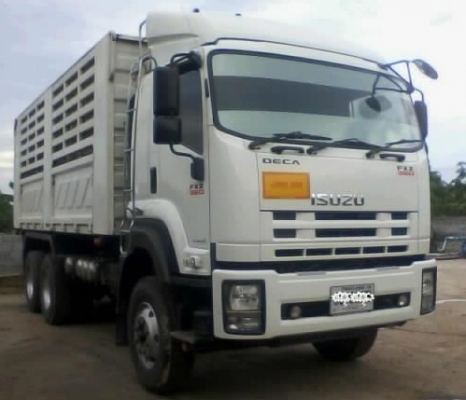 ISUZU DECA FXZ 360 HP EURO2 ปี 52 สิบล้อดั๊มพ์ 2 เพลา กระบะดั๊มพ์เหล็กคอกเกษตรของสามมิตรลอนเฉียงสภาพสวยจัด เครื่องแห้งแรงดีมากๆ ภายในคอนโซลสวยอุปกรณ์อำนวยความสะดวกภายในครบ CD แอร์ พ.เพาเวอร์ ก.ไฟฟ้า ระบบเบรคทริ๊ปฟี้ ช่วงล่างแน่น ยางสภาพดี 80\% พร้อมบรรทุกพ