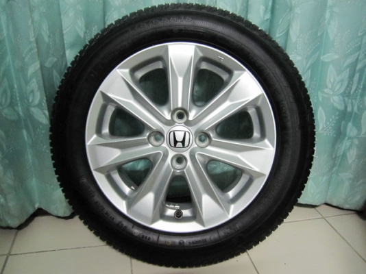 ขายล้อแม็ก Honda Jazz พร้อมยางถอดป้ายแดงปี 13 ขอบ 15 วิ่งแค่ 10 โล