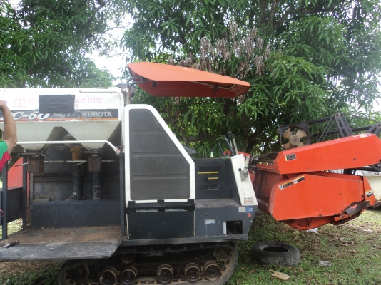 รถเกี่ยวข้าว DC 60