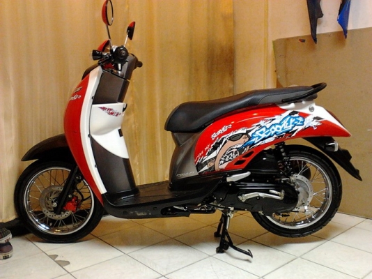 Scoopy-i ลายแอคทีฟบอย ปี55 สวยๆครับ