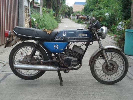 ขาย ยามาฮ่า 2ท่อ2สูบ2คาบูไม่รู้จักรุ่นคับเครื่องไม่ติดจอดนานก่อนจอดติดนะคับมีทะเบียน