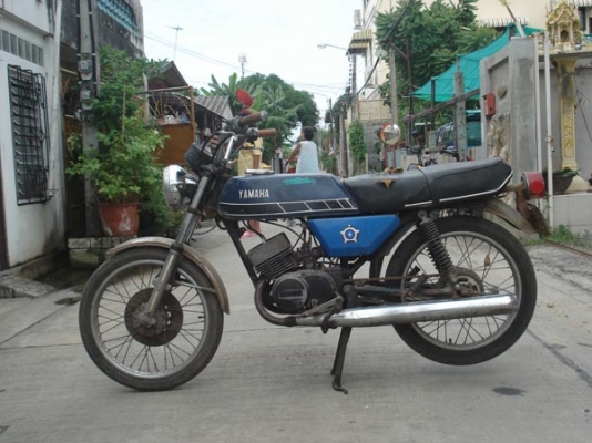 ขาย ยามาฮ่า 2ท่อ2สูบ2คาบูไม่รู้จักรุ่นคับเครื่องไม่ติดจอดนานก่อนจอดติดนะคับมีทะเบียน